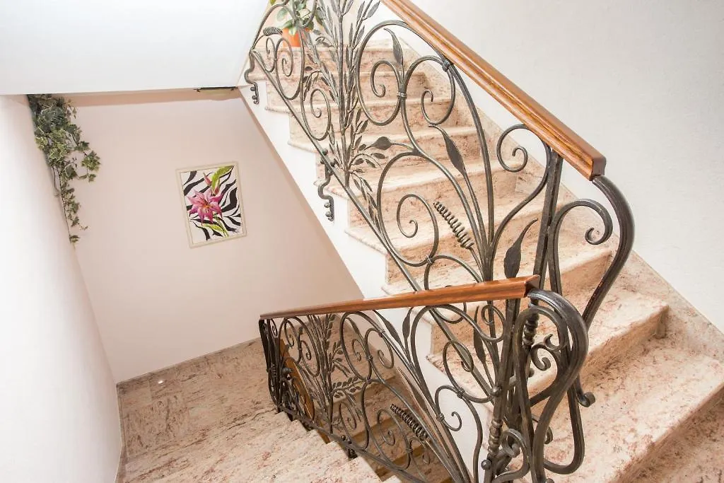 Apartments Villa Venera Labin  0*, Labin (Istria)